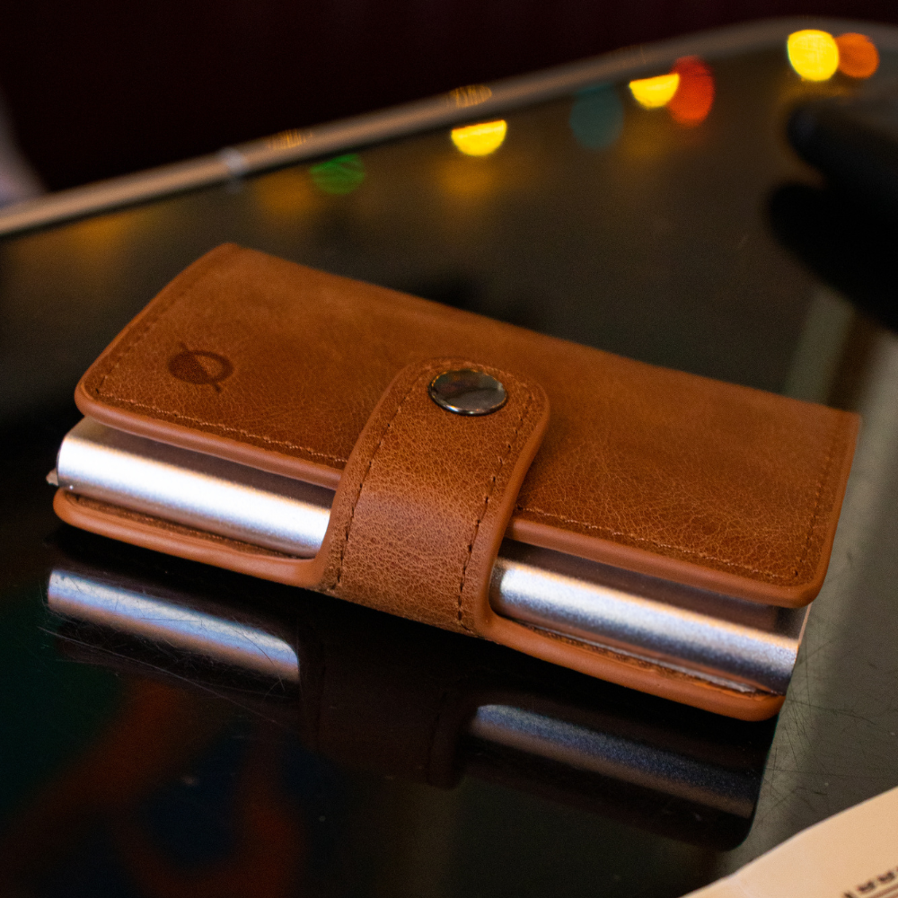 Button Wallet - Camel Brown